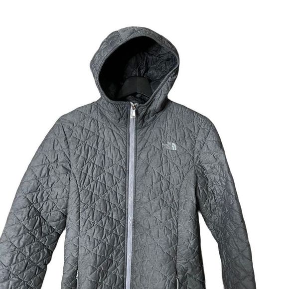 Sold The North Face Hooded Thermoball Parka Small - Picture 2 of 5